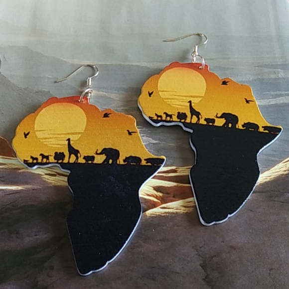 Jewelry - Africa Serengeti Wooden Earrings NEW